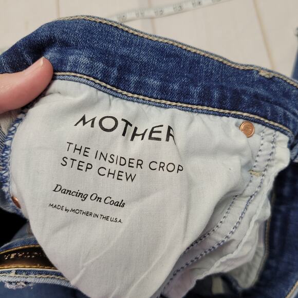 Mother the Insider crop step hem jeans chew fray dancing on coals distressed - Picture 10 of 11